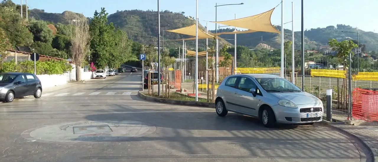 Turismo e infrastrutture: a Parghelia tutto pronto per l'ampliamento del parcheggio della spiaggia \"La Grazia\"