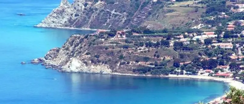 Finanziamenti a villaggio di Ricadi, stralcio per l’ex dirigente dell’anticorruzione della Regione