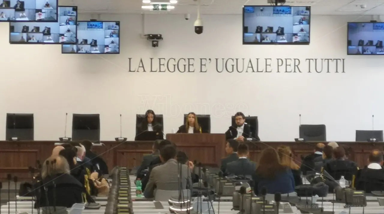 Processo Imponimento, il comportamento «eticamente riprovevole» dell’architetto Tedesco ma «nessuna adesione alla cosca Anello»