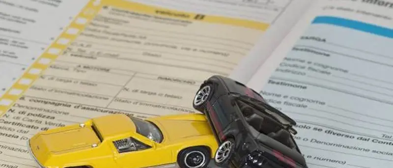 Truffa alle assicurazioni nel Vibonese: in 65 dal gup ma ennesimo rinvio dell’udienza