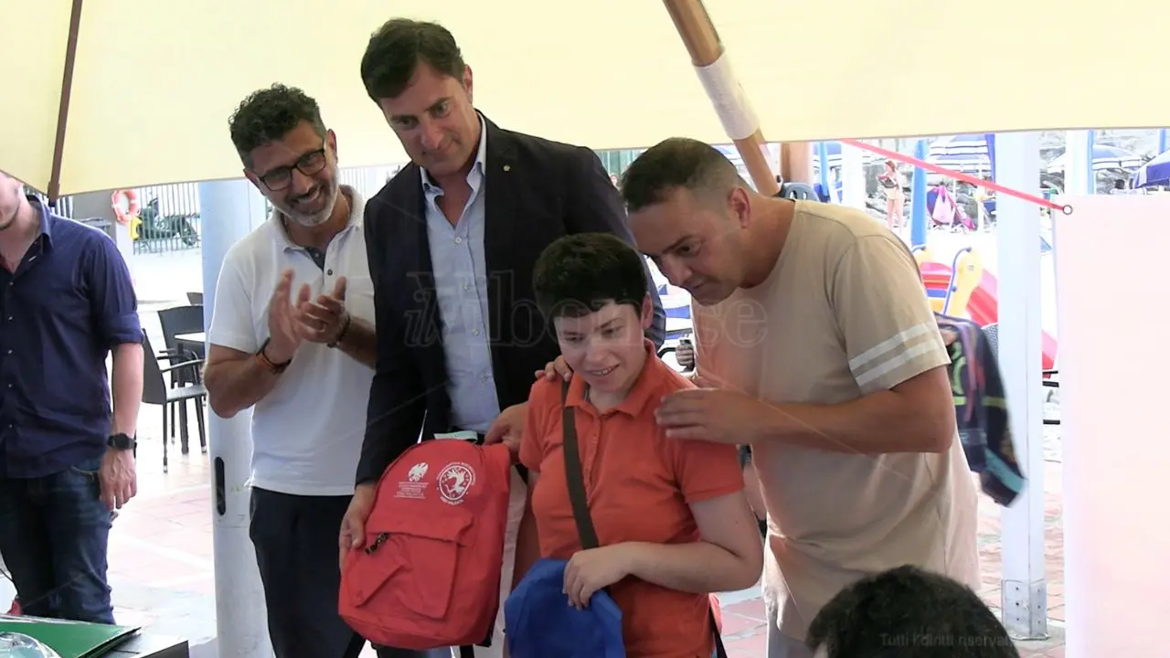 Inclusione in riva al mare, presentato a Vibo Marina il campo estivo per disabili Fenicemare - Video