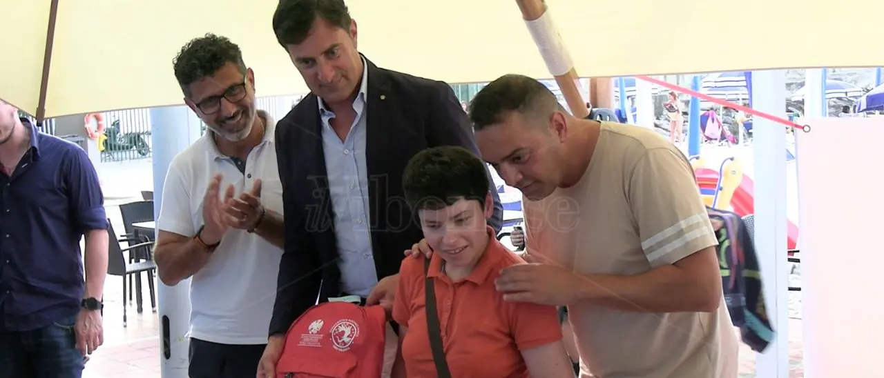 Inclusione in riva al mare, presentato a Vibo Marina il campo estivo per disabili Fenicemare - Video