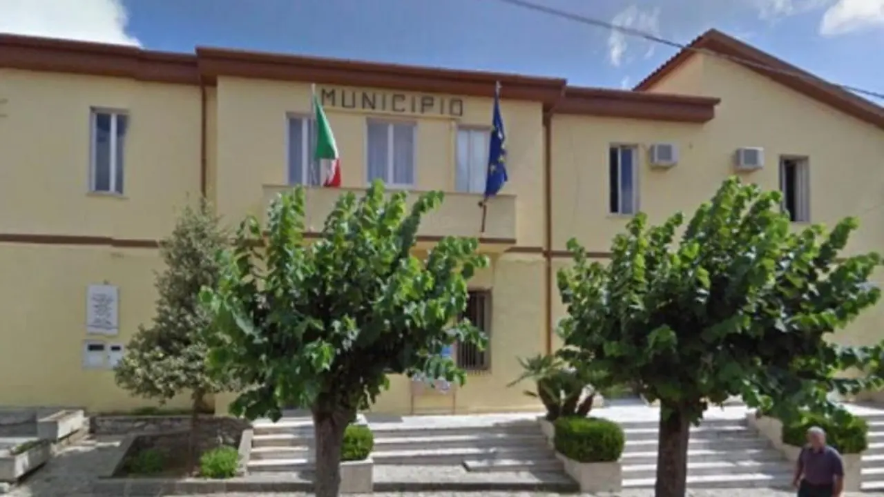 Zungri, l'opposizione contesta il Documento unico di programmazione approvato in Consiglio: «Tasse aumentate del 200% e svendita dei beni comunali per coprire i debiti»