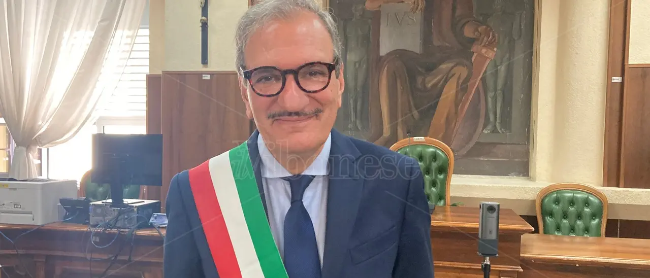 Al Comune di Vibo uno “sconticino” di 200mila euro (su 3,5 milioni) ma così evita il dissesto, Romeo: «Non avevamo i soldi per gli interessi»