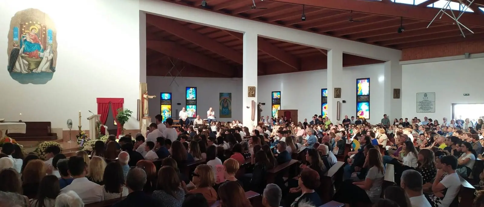 Vibo Marina, un’intera comunità dà l’estremo saluto a Federico Di Betta