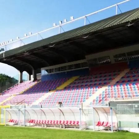 Sindaci della costa contro sindaci montani: allo stadio di Vibo la IX edizione della partita per la raccolta fondi in favore dei malati oncologici