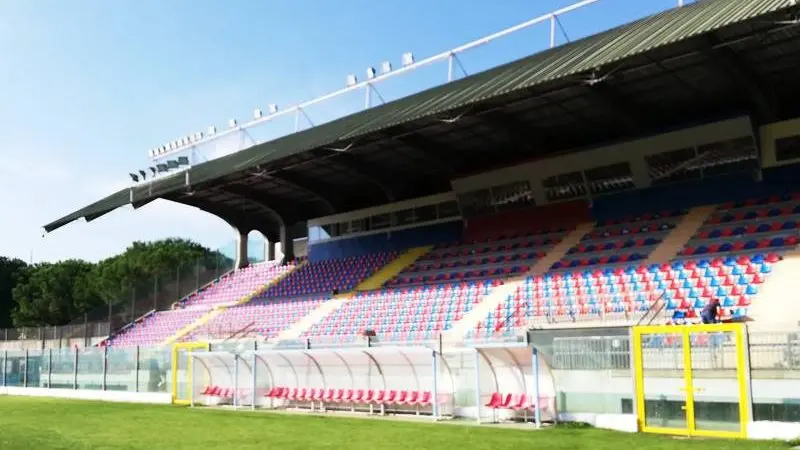 Sindaci della costa contro sindaci montani: allo stadio di Vibo la IX edizione della partita per la raccolta fondi in favore dei malati oncologici