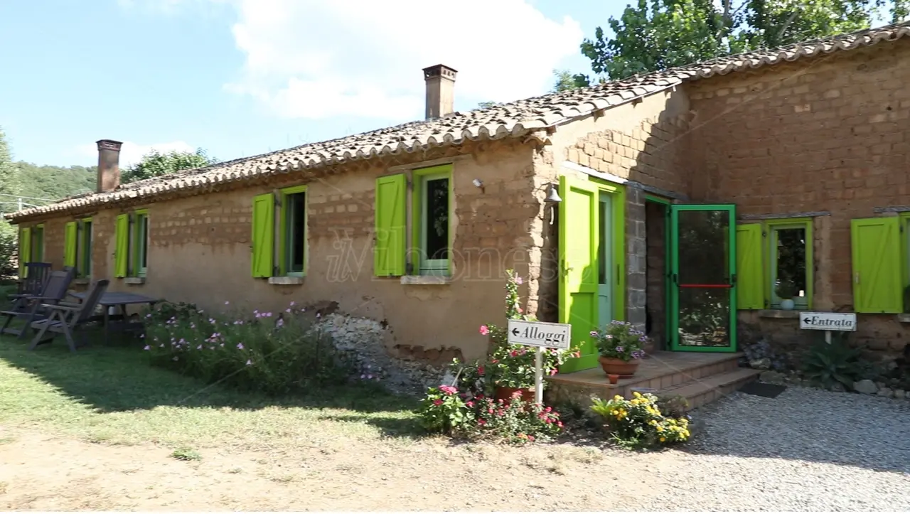 Le case in terra cruda, patrimonio da valorizzare al centro di un confronto tra esperti a Brattirò – Video