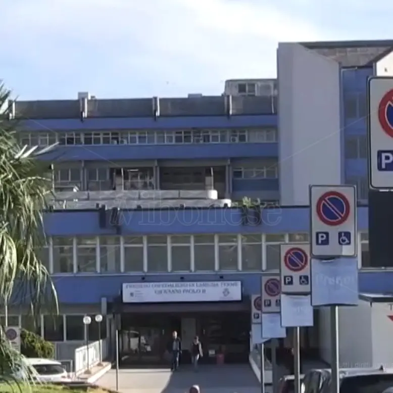 Giovane mamma muore alcuni giorni dopo il parto: tragedia all’ospedale di Lamezia