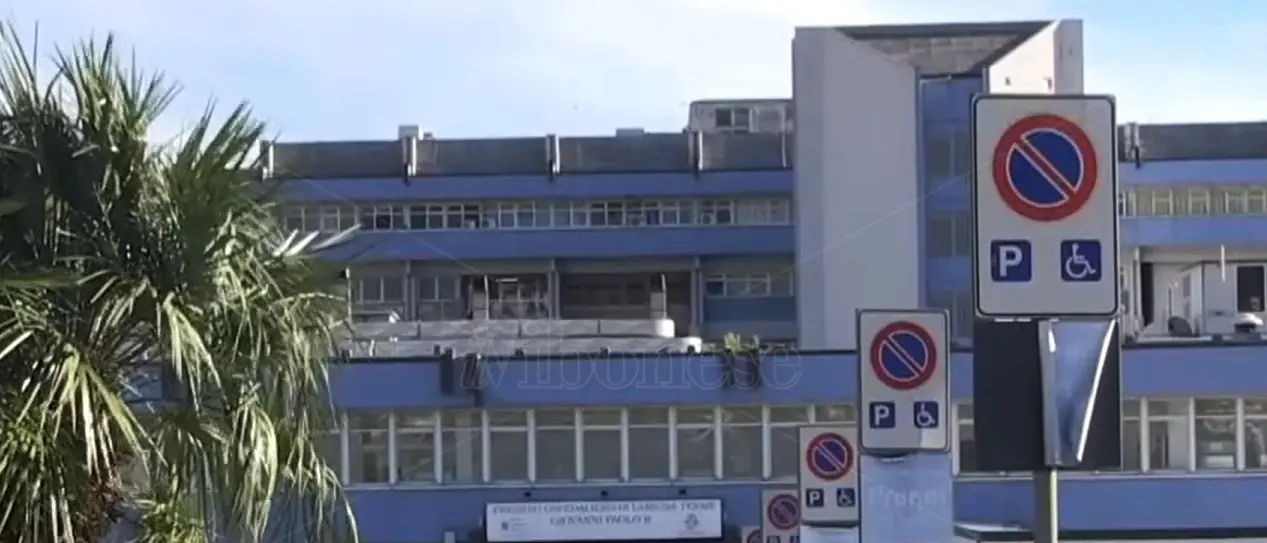 Giovane mamma muore alcuni giorni dopo il parto: tragedia all’ospedale di Lamezia
