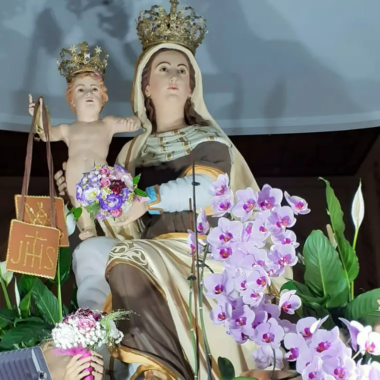 Fede e tradizioni, a Briatico torna la processione a mare della Madonna del Carmine