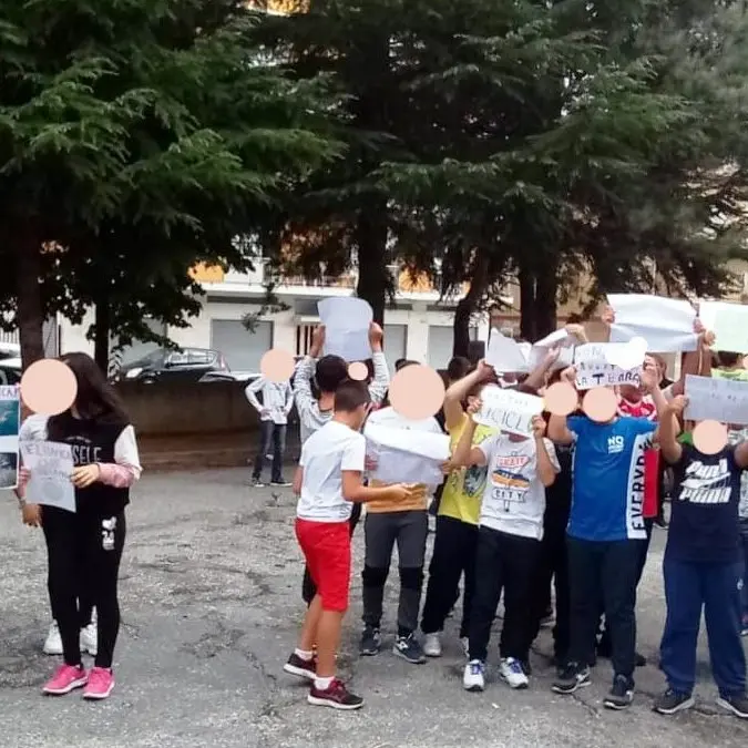 Cambiamento climatico, in piazza anche gli alunni della Buccarelli