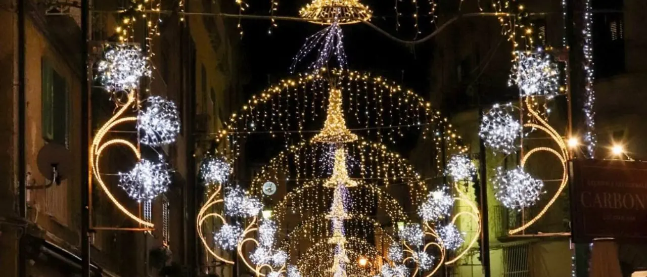 Tropea gioca d’anticipo e pensa già a Natale, approvato progetto da oltre 100mila euro per le luminarie