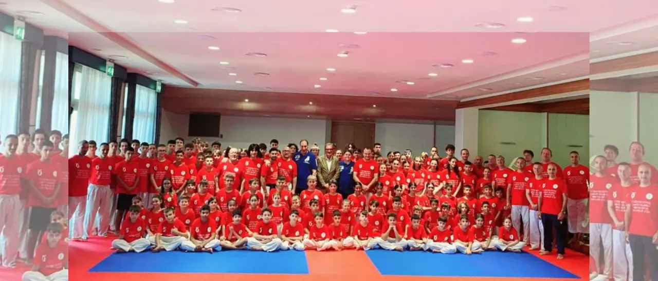 Vibo, il Centro estivo di karate chiama a raccolta 170 partecipanti. Ospite d'onore il campione del mondo Crescenzo