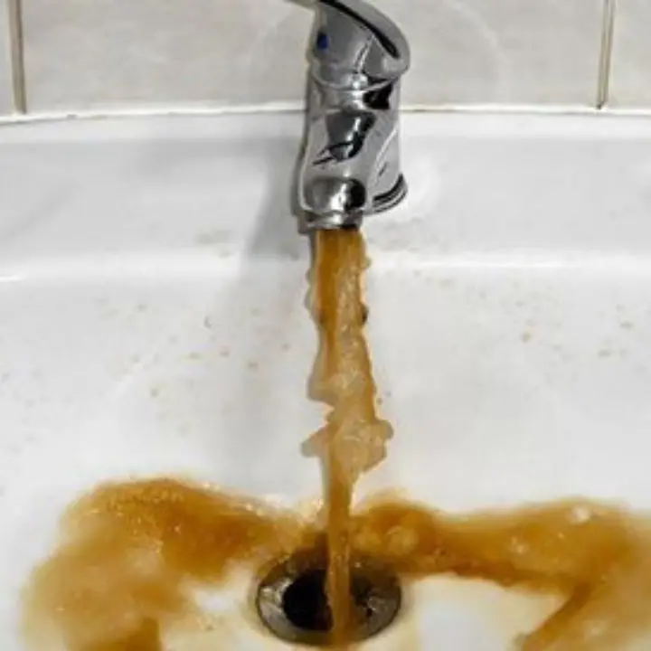 L’acqua a Vibo? Poca, sporca e costosa: sabato Consiglio comunale aperto agli interventi dei cittadini