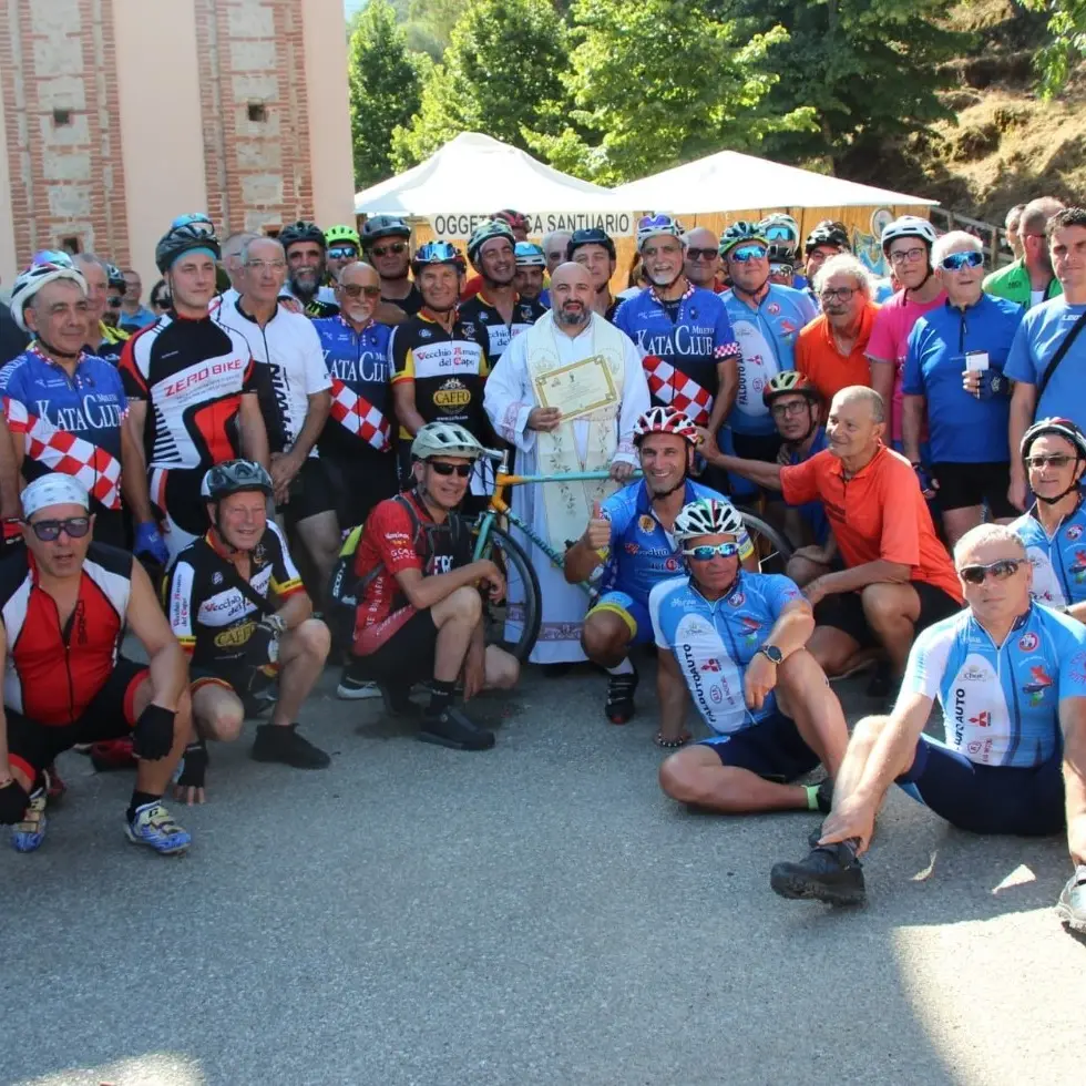 Mileto, grande partecipazione alla XVII edizione del bici-pellegrinaggio “Giro della Catena”