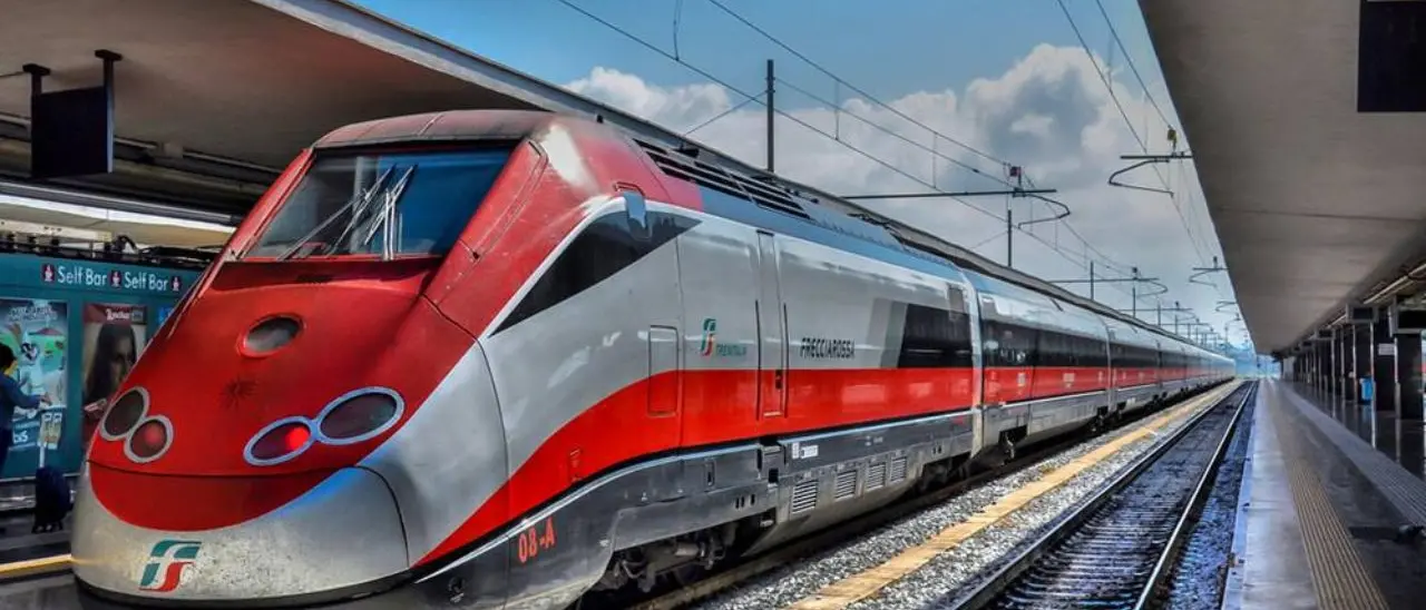 Treni, sabato e domenica variazioni di orari e cancellazioni per i lavori sulla linea Reggio - Lamezia - Cosenza: tutte le modifiche