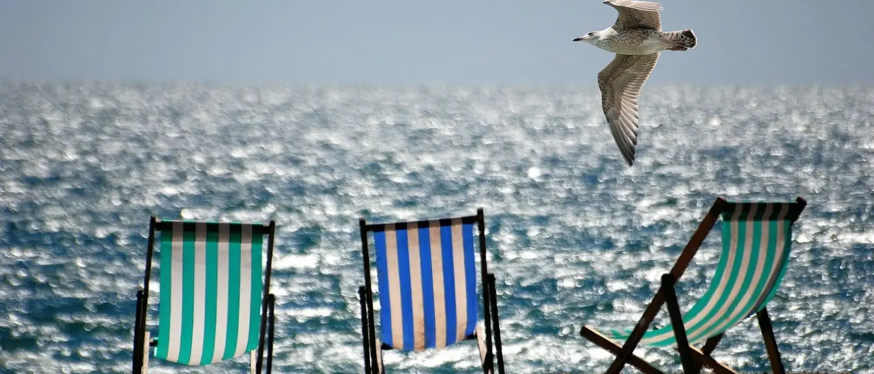 Sensibili ai silenzi, l’associazione San Pio X di Pizzo promuove gruppi di discussione…in spiaggia