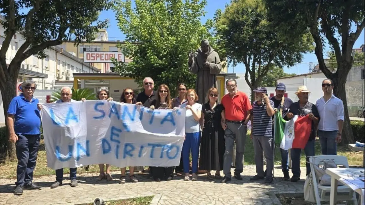 Città Attiva punta il dito contro l'Asp di Vibo: «Ha ridotto il debito, ma non ha fatto nulla per la carenza di personale e posti letto»