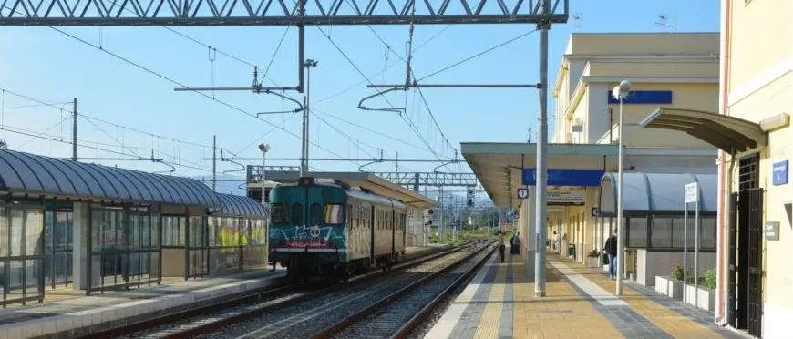 Chiusura della biglietteria della stazione di Vibo-Pizzo, Lo Schiavo: «Scelta incomprensibile»