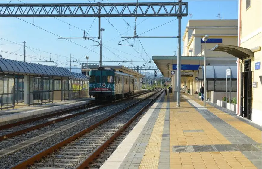 Rallentamenti sulla linea ferroviaria Vibo Pizzo-Mileto: previsti ritardi per 40 minuti