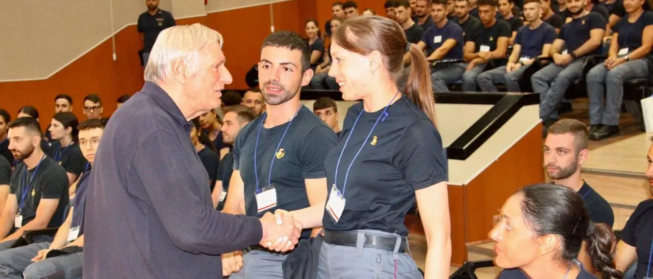 Vibo, don Luigi Ciotti alla scuola di Polizia: «La legalità è un impegno quotidiano»