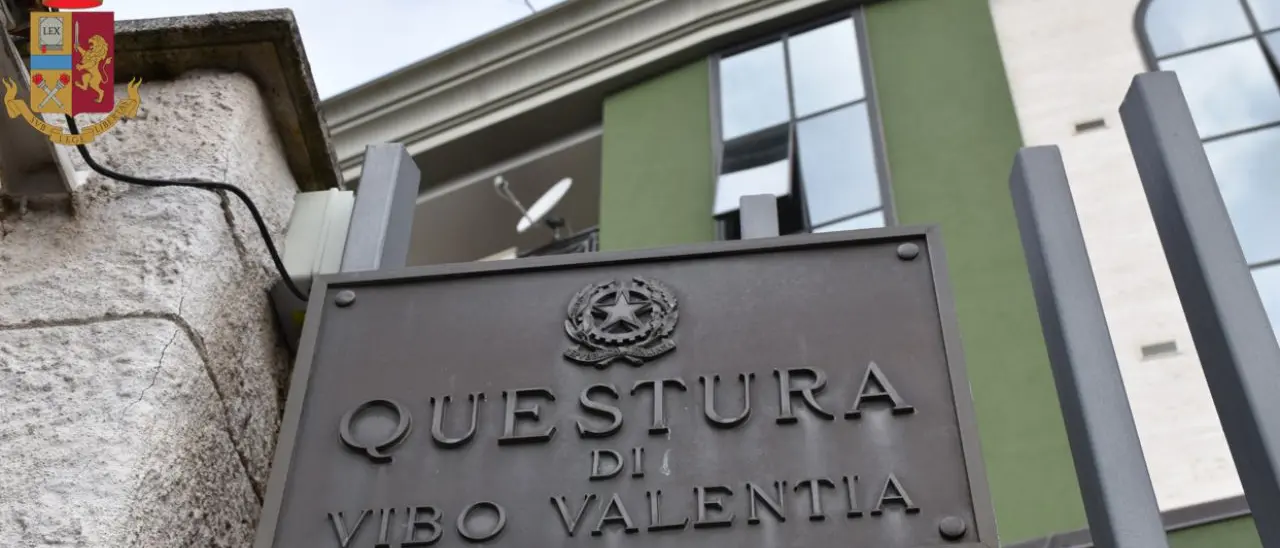 Vibo, perseguita la compagna del suo ex fidanzato: ammonita dal questore e invitata a seguire un percorso di recupero contro la violenza