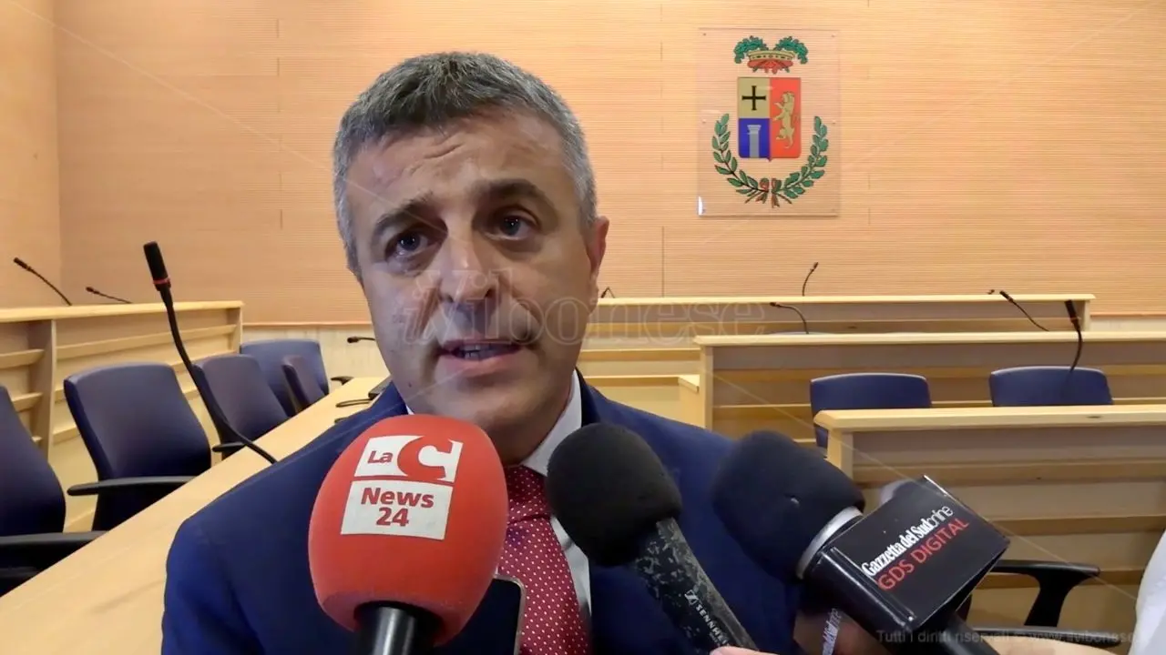 Strada facendo… lettera aperta del presidente della Provincia di Vibo sulla ricognizione della rete viaria: «Ecco cosa ho visto»