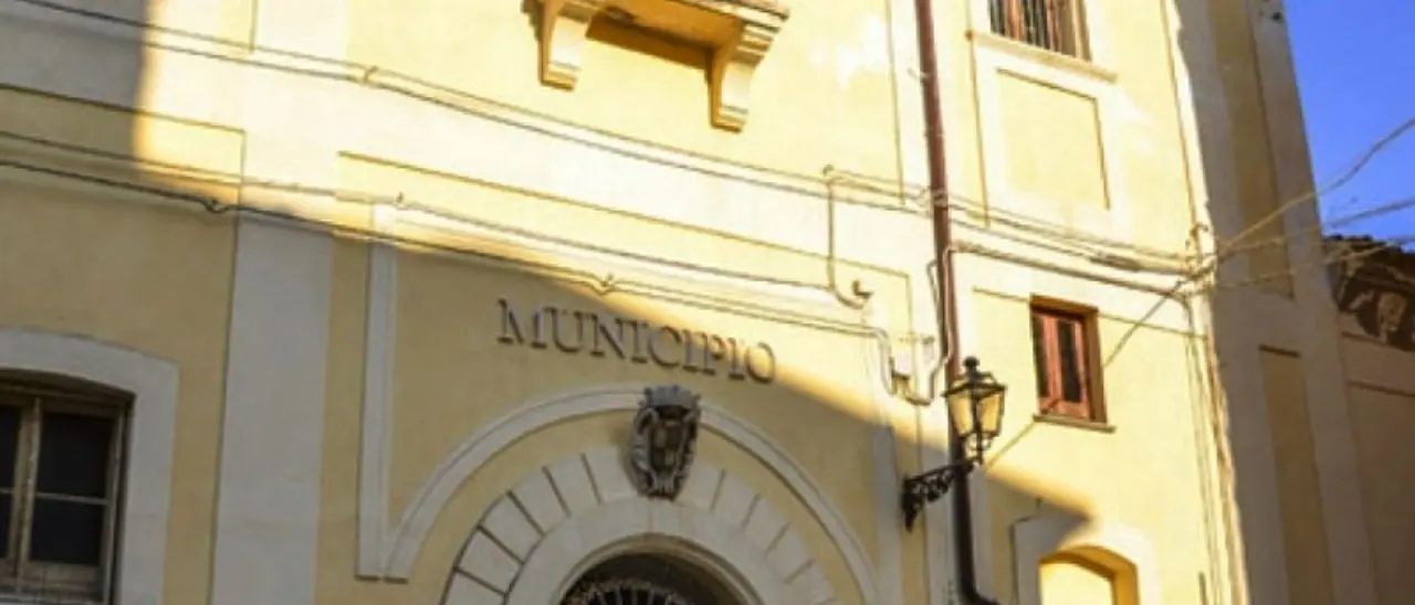 Comune di Tropea, procedimenti disciplinari ma non solo: il nuovo regolamento blinda i dipendenti che segnalano casi di corruzione