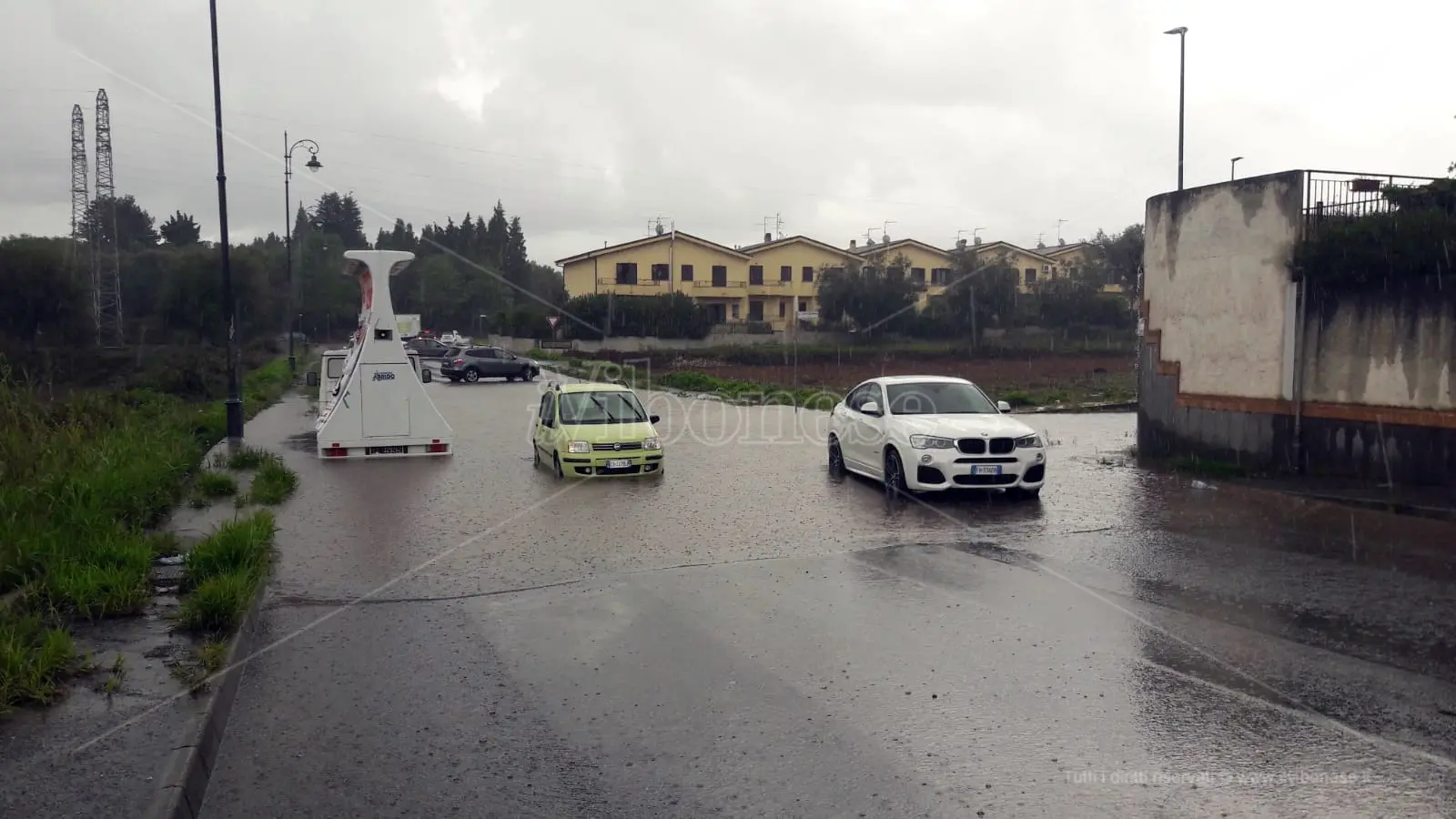 Maltempo a Vibo, allagamenti in scantinati e “strade-fiume” - Video