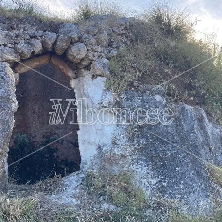 Drapia riscopre un suo tesoro: l’antica fornace per la calce viva recuperata da due volontari