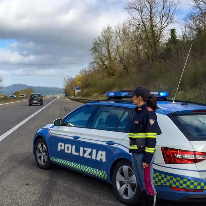 Travolge tre ragazzi e fugge: arrestato 49enne a Cassino\n