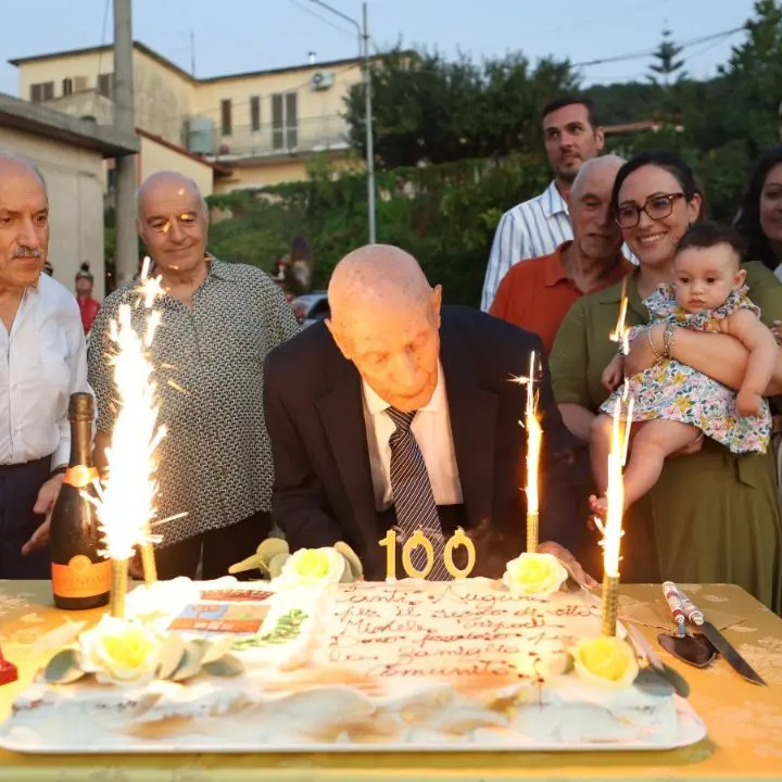 Zambrone: Daffinà festeggia i 100 anni di Michele Tripodi, figura storica della politica locale