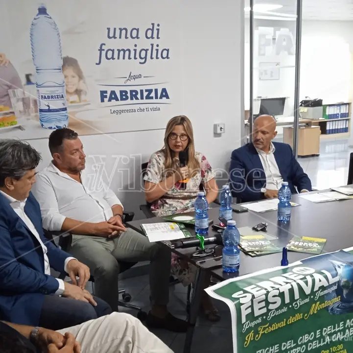 Serreinfestival accende i riflettori sullo stabilimento della Fabriella Group: «Fare impresa a queste latitudini è eroico» - VIDEO