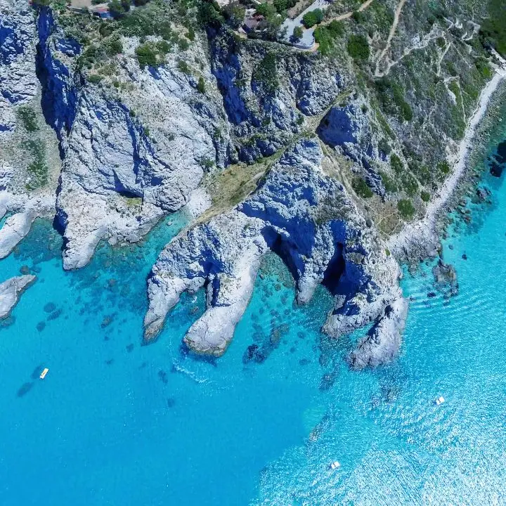 Struttura turistica sequestrata a Capo Vaticano, titolare denunciato per mancanza di autorizzazioni