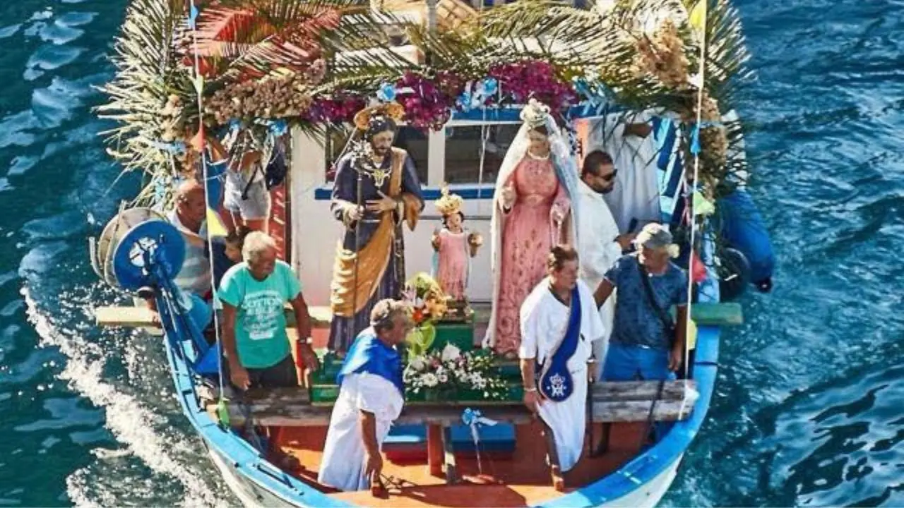 Tropea oggi celebra la Madonna dell'Isola: un rito antico tra fede e tradizione
