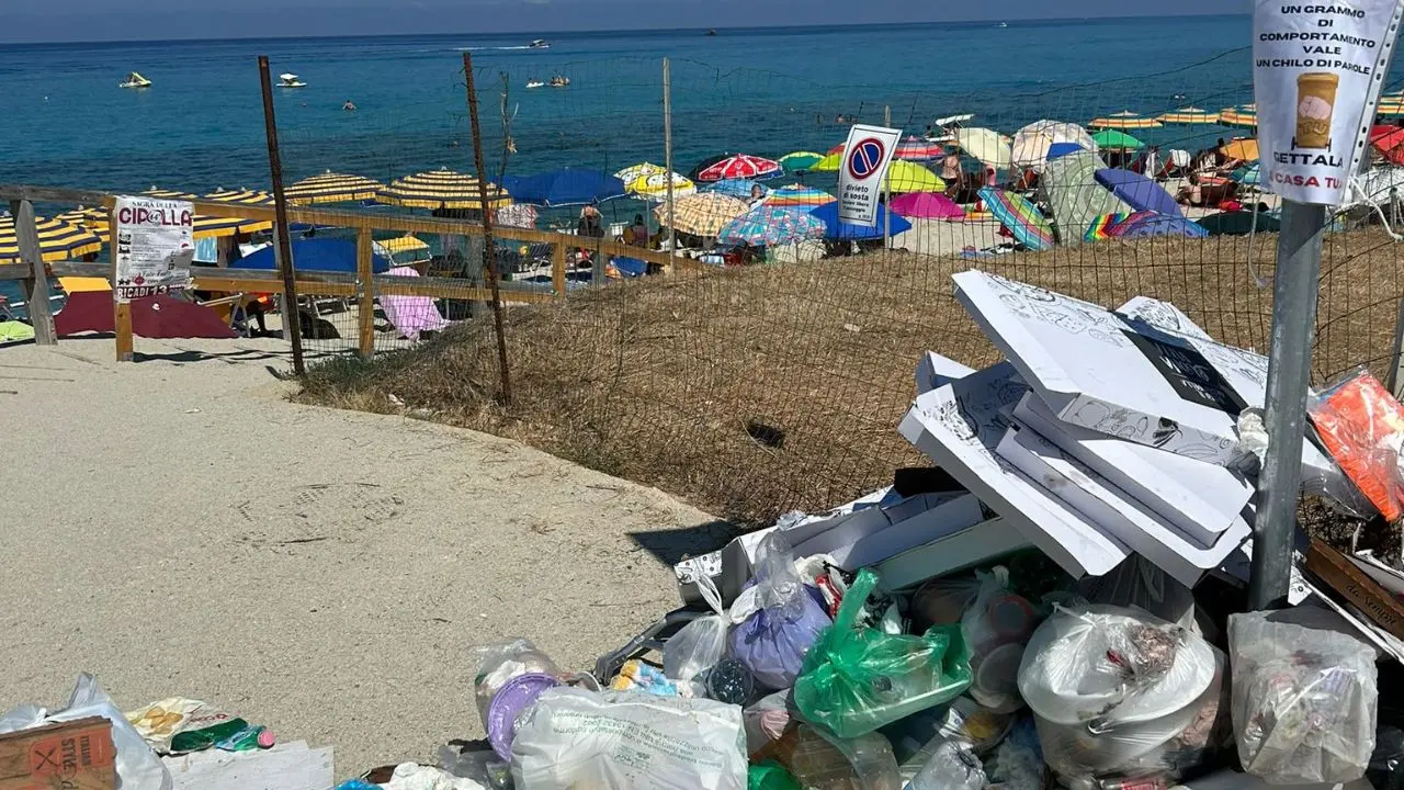 Tassa sui rifiuti alle stelle a Ricadi, l'opposizione non ci sta: «Aumento ingiustificato e servizi inadeguati»