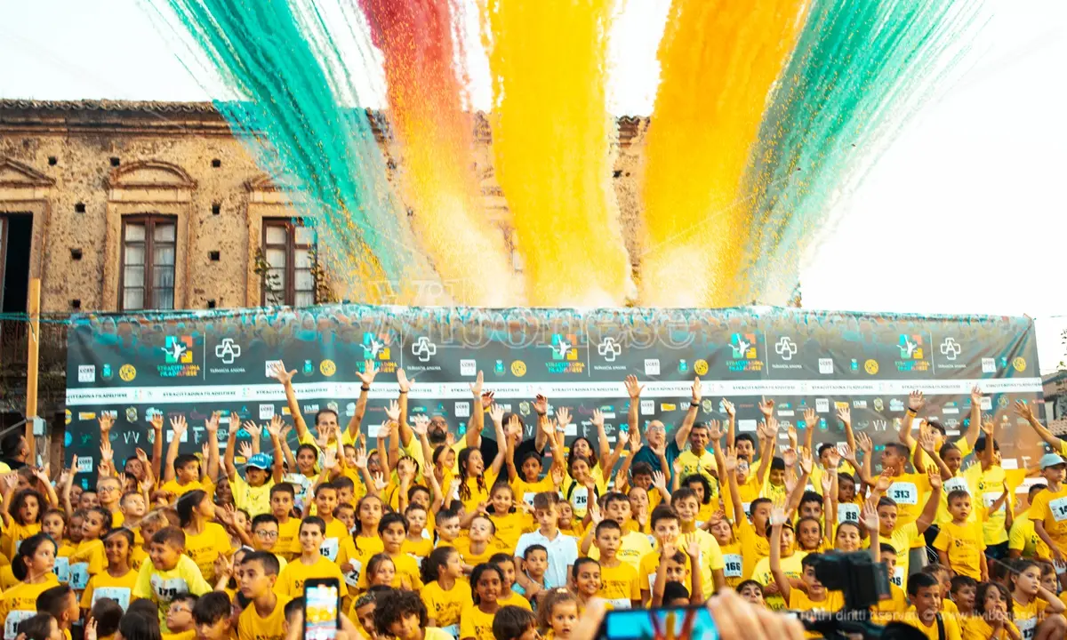 Correre fa bene (anche) alla solidarietà: la Stracittadina Filadelfiese sorprende ancora per risultati e partecipazione - VIDEO