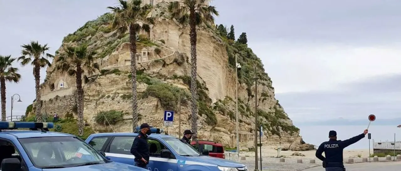 Armi, movida violenta e non solo: emessi dal questore di Vibo divieti di ritorno, daspo e avvisi orali