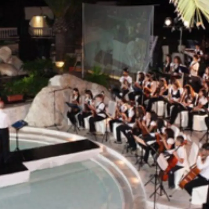 La musica che unisce Vibo Marina: successo per il concerto della giovane orchestra dell'Istituto Vespucci