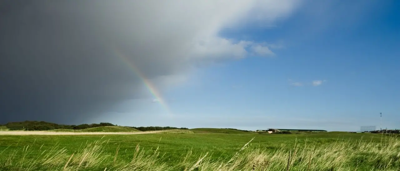 Nel pomeriggio pioggia, grandine e vento forte dalle Serre fino alla costa vibonese: le previsioni