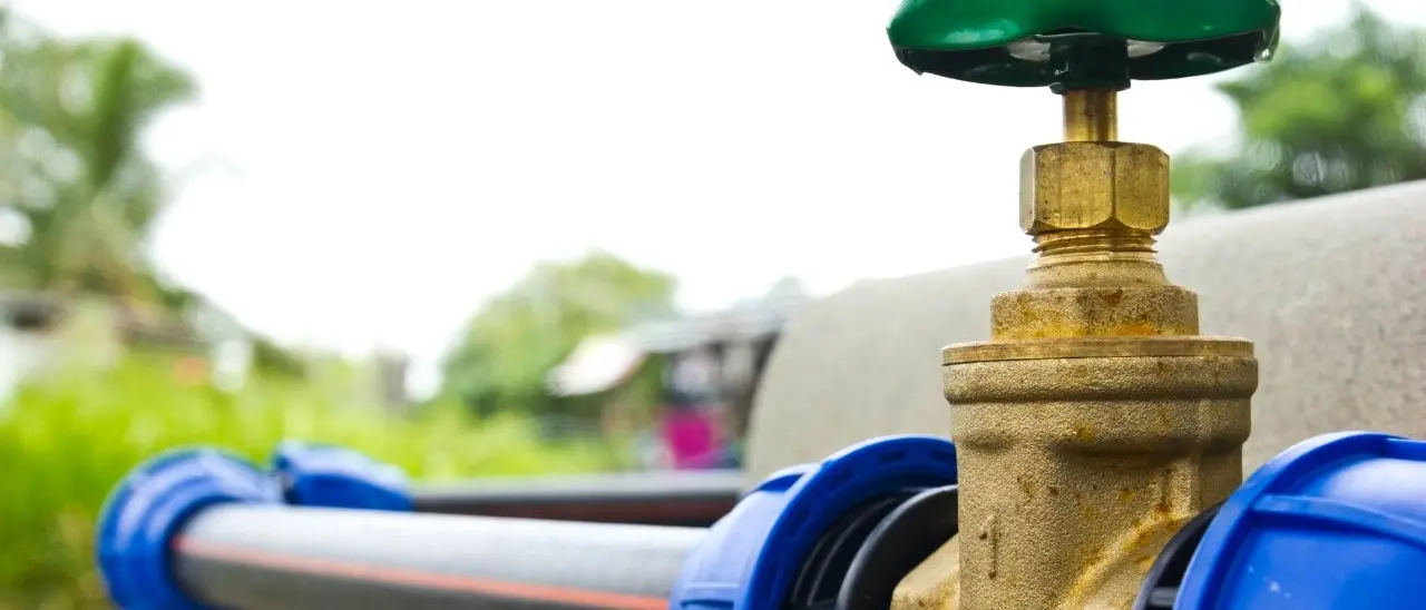 Vibo, telecamere per scoprire (e scoraggiare) chi “ruba” l’acqua a Piscopio lasciando a secco tutti gli altri