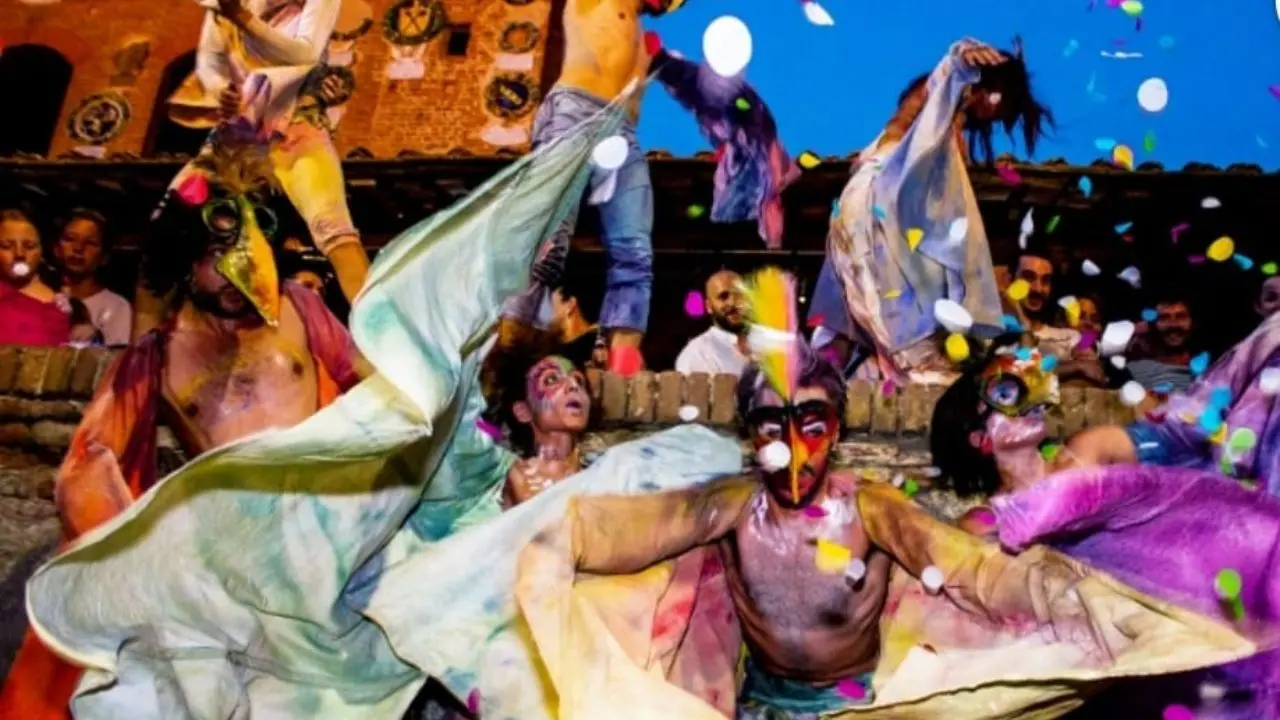 Brattirò torna ad animarsi con gli artisti di strada: torna l'appuntamento con \"Bratiria 'nta chiazza\"