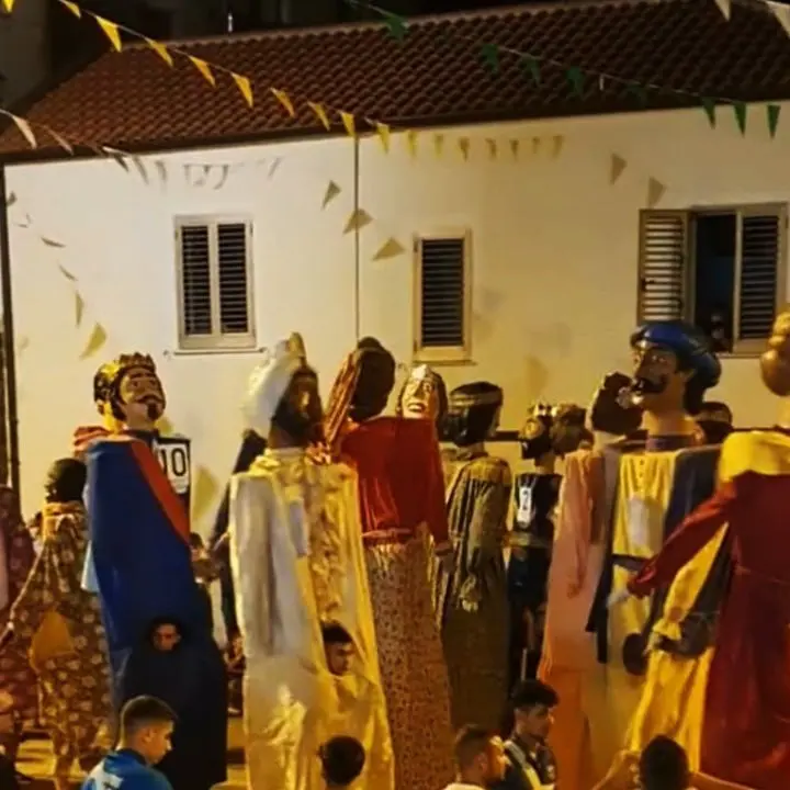 Zungri si veste di storia e tradizione: torna il secondo raduno dei giganti Mata e Grifone