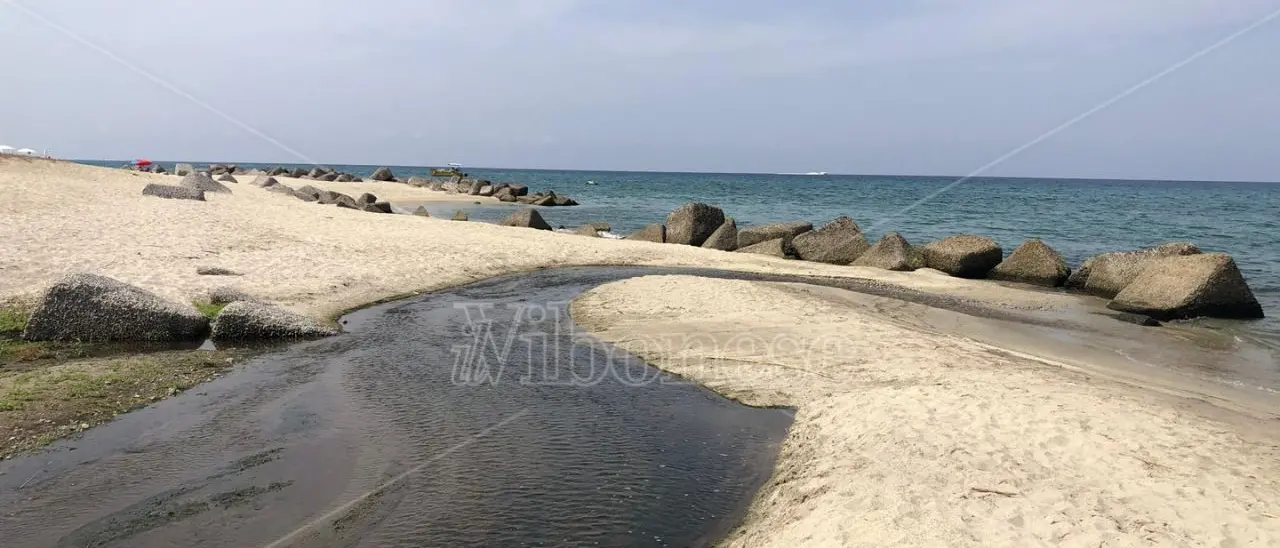 Inquinamento del Sant’Anna, i consiglieri Lo Bianco e Fiorillo replicano a Gioia: «Chiudere il torrente? Servono proposte realizzabili»