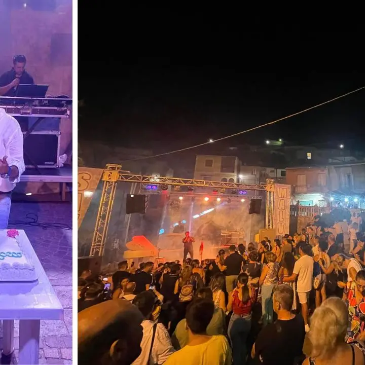 Si aggiudica la torta di San Rocco per 1.200 euro e la offre ai compaesani durante la festa di Calimera