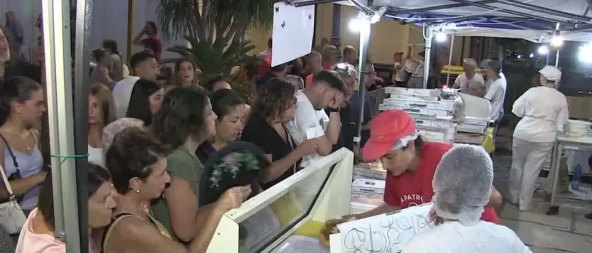 Vibo Marina, tutti pazzi per la pizza fritta: boom di presenze all'undicesima edizione della Sagra - Video