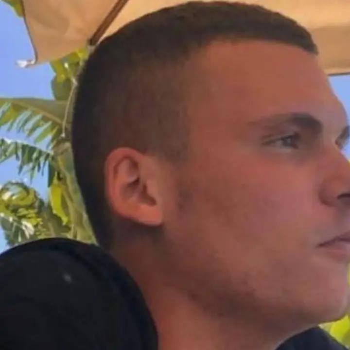 Giovane scomparso a Vibo Valentia, scatta l'allarme via social. Il fratello: «Aiutateci a trovarlo»