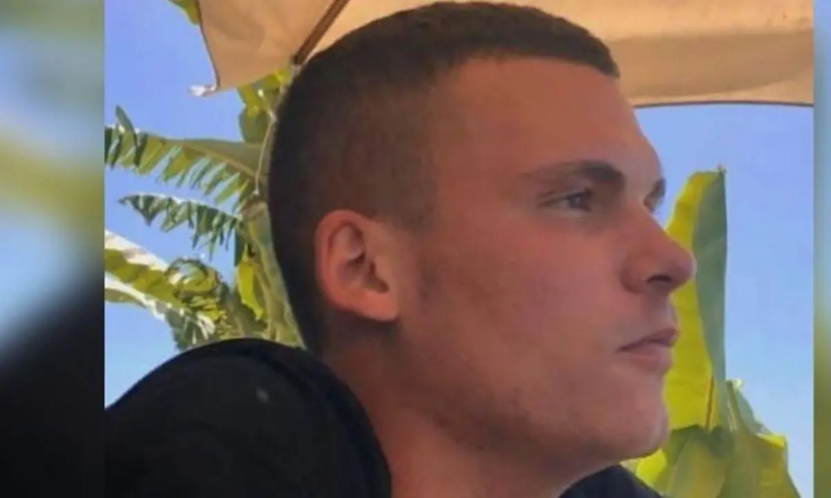 Giovane scomparso a Vibo Valentia, scatta l'allarme via social. Il fratello: «Aiutateci a trovarlo»