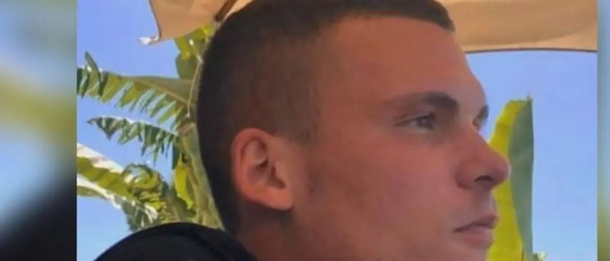 Giovane scomparso a Vibo Valentia, scatta l'allarme via social. Il fratello: «Aiutateci a trovarlo»